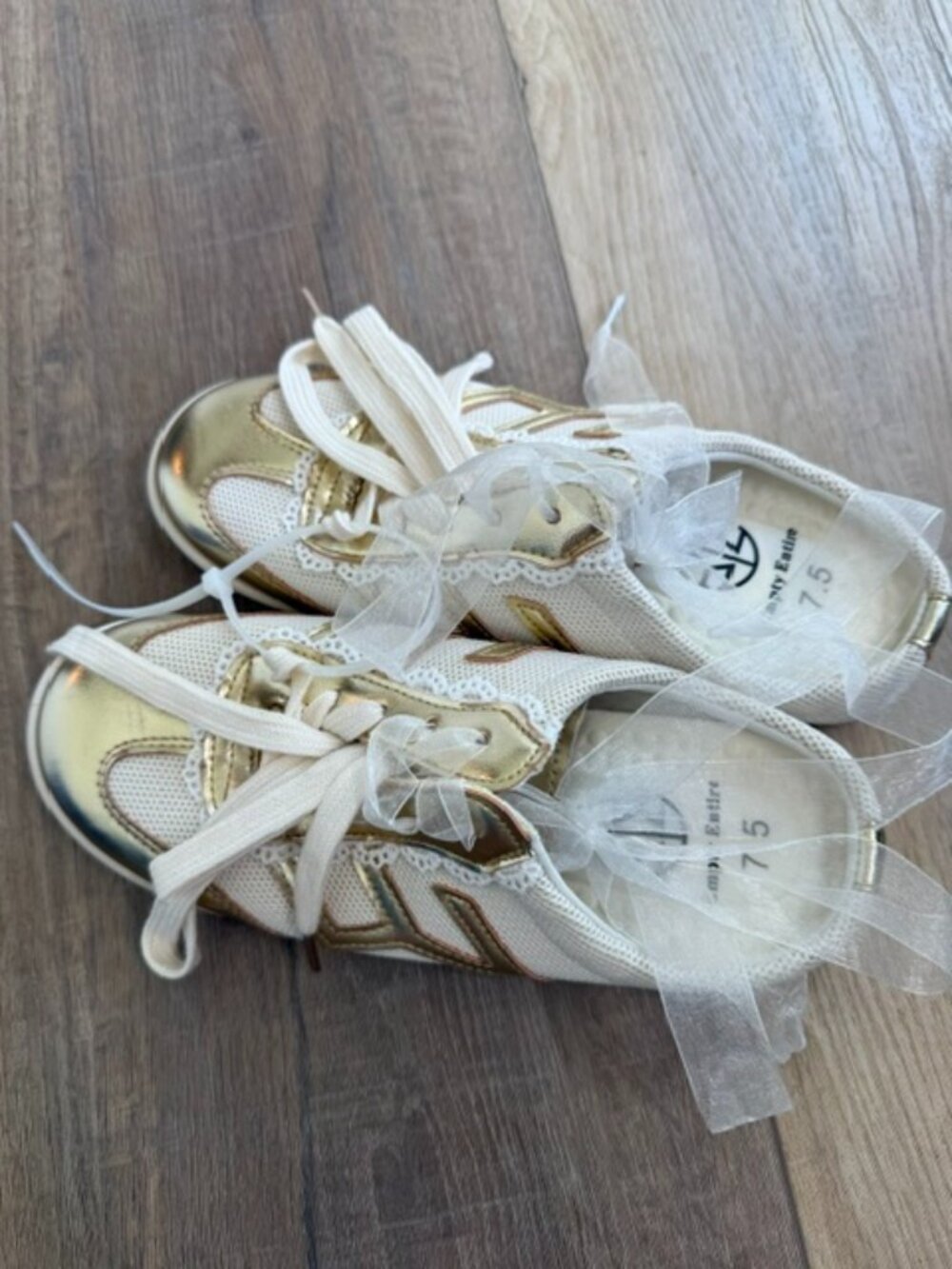 Empty Entire Women's Fashion Sneakers White Gold Sz. 7.5